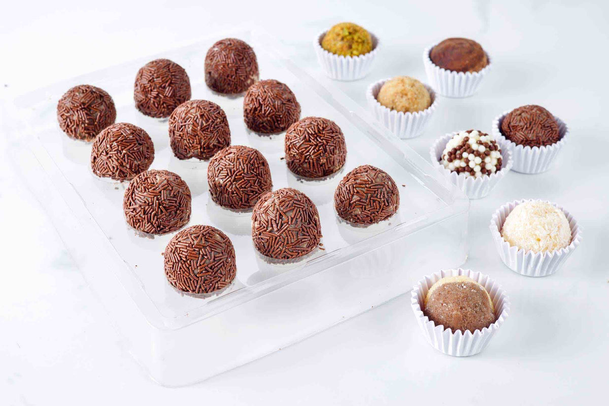 Medium Brigadeiro Box (24 units)